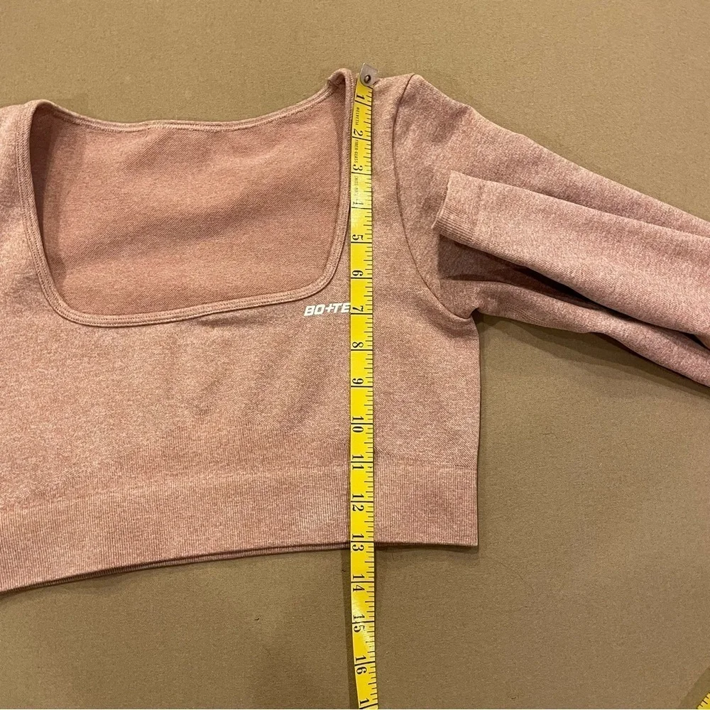 BO+TEE Long Sleeve Crop Top Light Mauve/ Rose *Size Small/Medium*